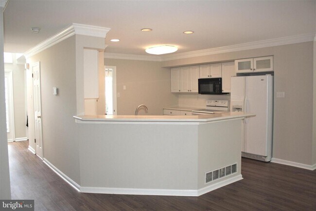Building Photo - 270 Fox Run