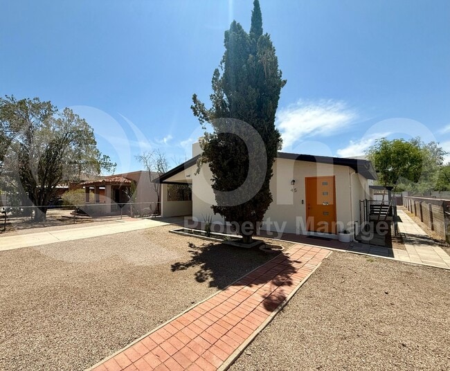 Building Photo - 45 N Melrose Ave