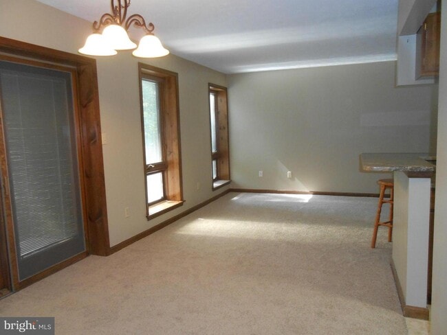Building Photo - 23242 Rosewood Ct