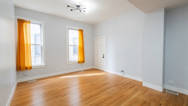 Foto del edificio - 932 N Richmond St