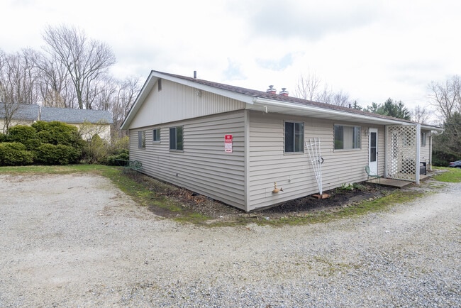Unit #2 - 3635 Ira Rd