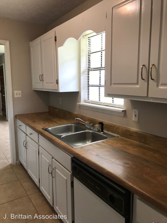 Building Photo - 3 br, 2 bath House - 1215 Quail Run Drive