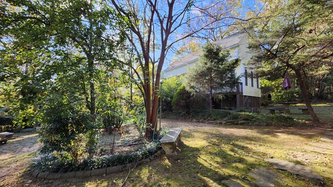 Building Photo - 1430 Alford Ave