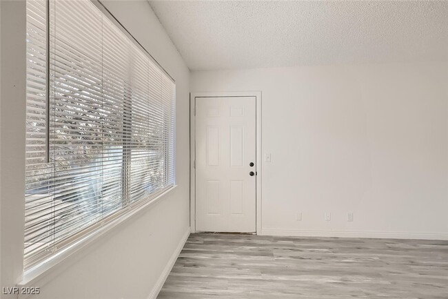 Building Photo - 4364 Tara Ave