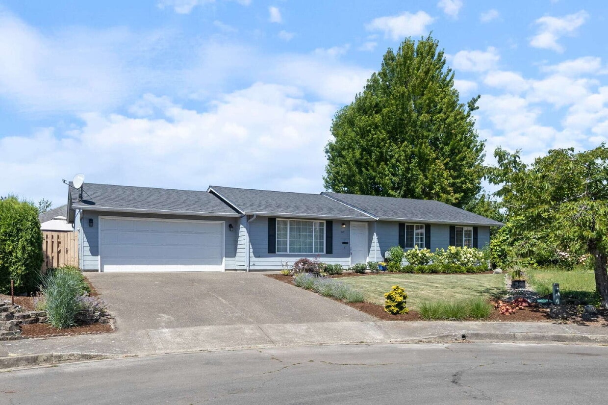Primary Photo - "Charming 3-Bedroom Home in McMinnville wi...