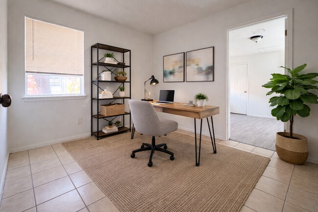 Foto del edificio - 9528 McIntosh Ave