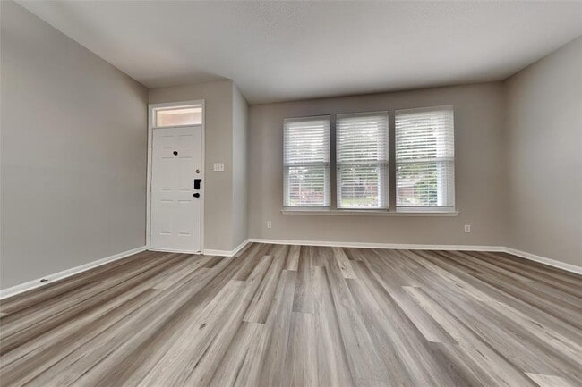 Building Photo - 4031 Echo Mountain Dr