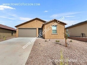 Building Photo - 5618 W Monterey Dr