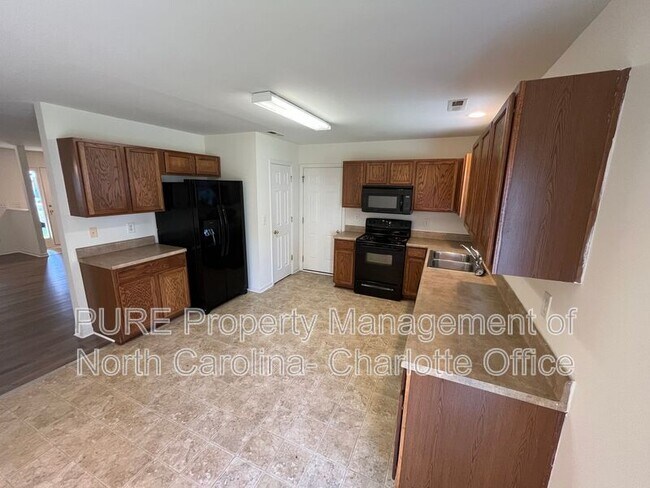 Building Photo - 315 Alexander Park Dr