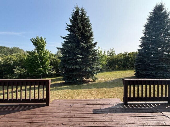 Foto del edificio - 7825 S Lake Leelanau Dr