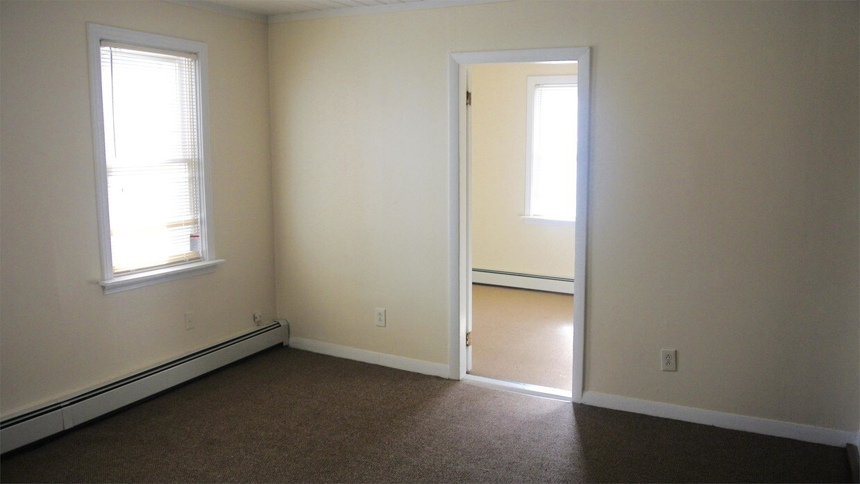 Building Photo - 46 Patten St