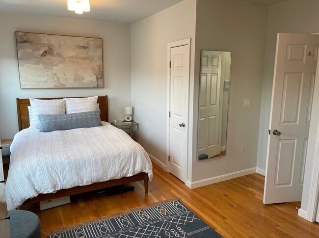 Foto del edificio - 258 Everett St