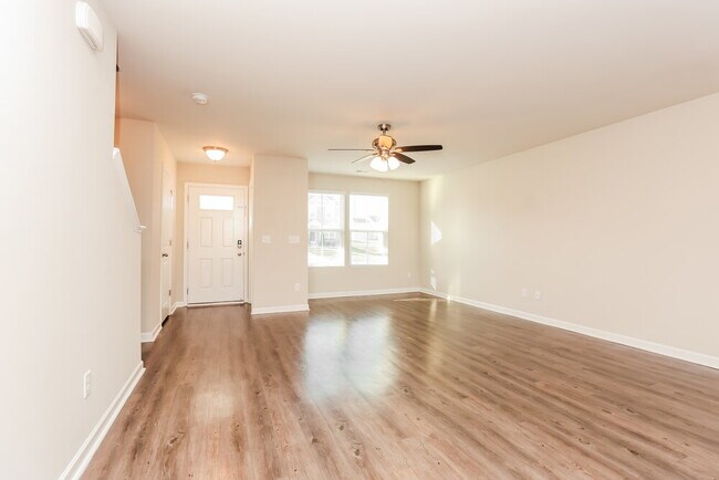 Foto del edificio - 1408 Christina Hayes Ln