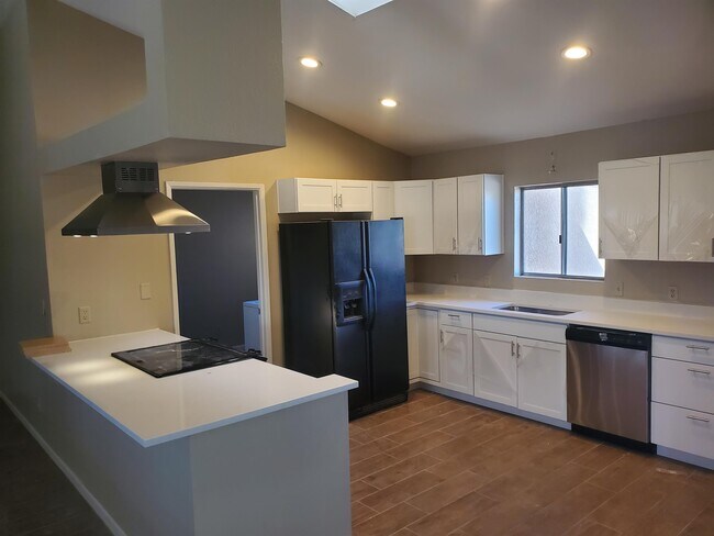 Building Photo - 3018 W Basil Pl