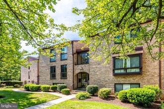 Building Photo - 2002 Colts Neck Rd