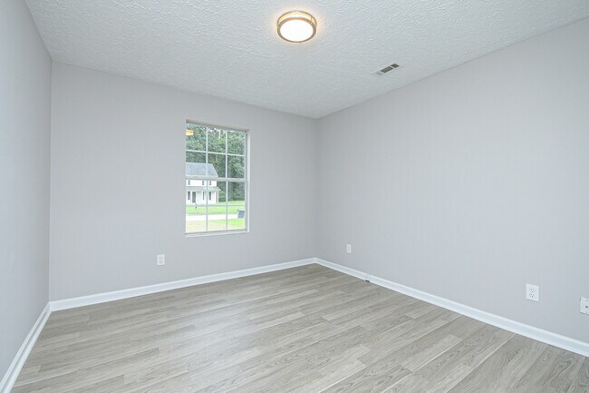 Building Photo - 5484 Denny Dr