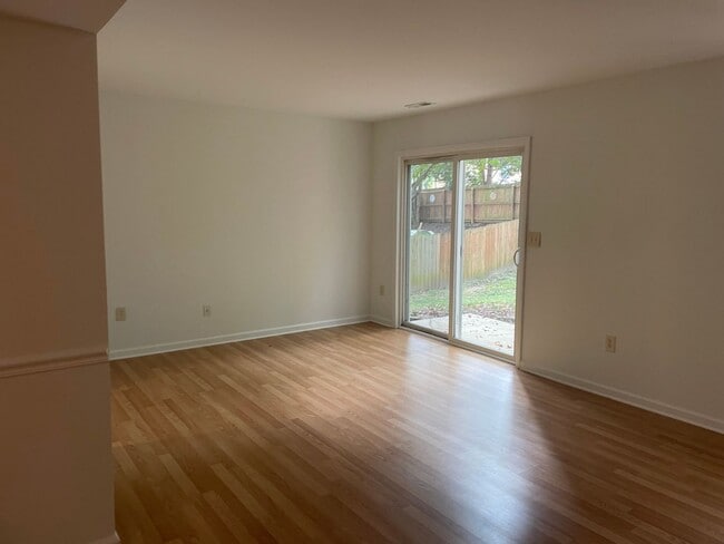Foto del edificio - Broadneck Schools! End unit Townhome in Wa...