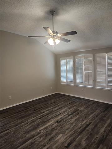 Foto del edificio - 2517 Woodlark Dr