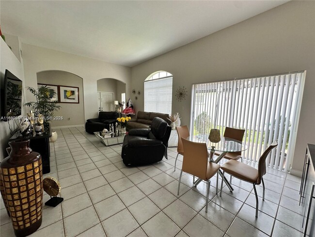 Foto del edificio - 12972 NW 10th St