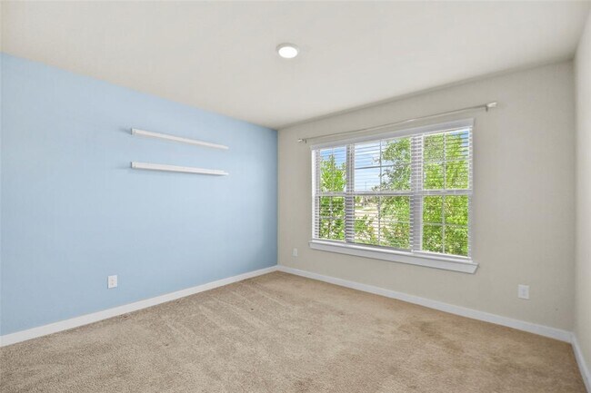 Building Photo - 18811 Cottonwood Bayou Ct