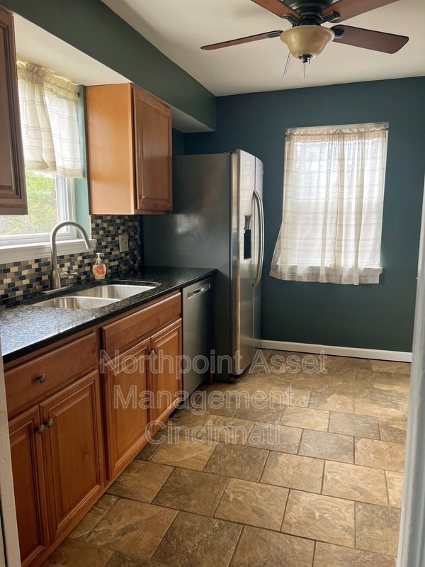 Foto del edificio - 4905 Oaklawn Dr
