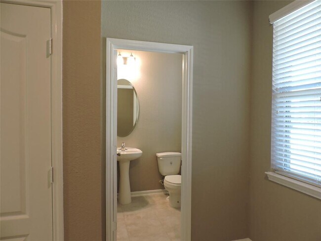 Foto del edificio - 1102 Upton Ct