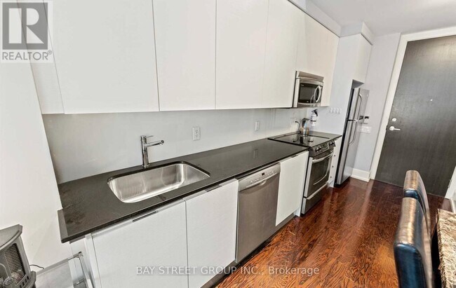 Photo du bâtiment - 33 Charles St E