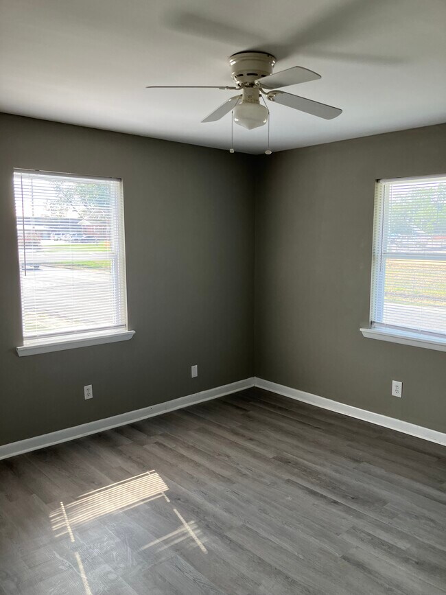 Foto del edificio - 625 3rd Ave NE