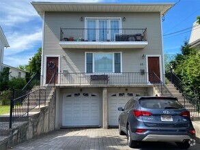 Building Photo - 69 Maple St