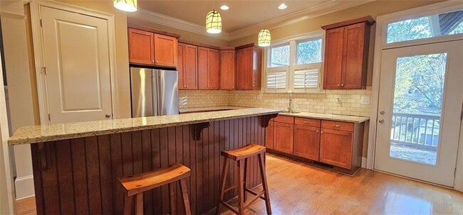 Building Photo - 703 Pershing Ave SE