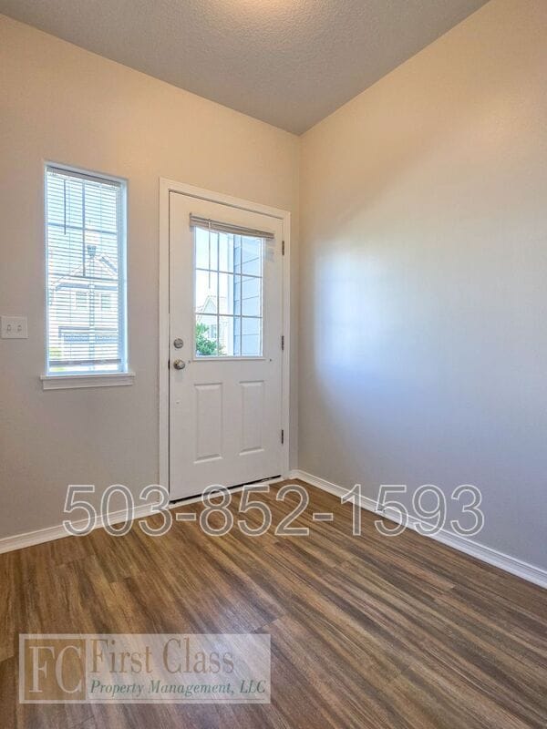 Building Photo - 21844 SW VINTNER Ln