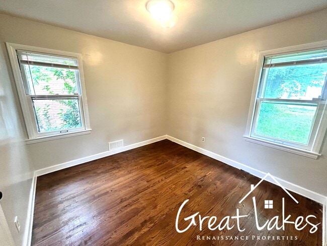 Building Photo - Lovely 2 bedroom/1 bathroom ranch home now...