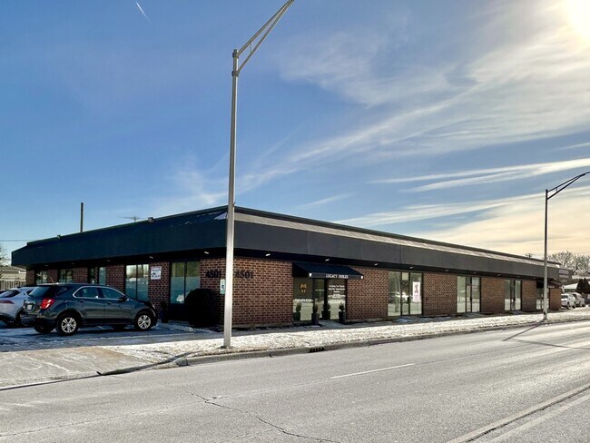 Building Photo - 4501 N Cumberland Ave