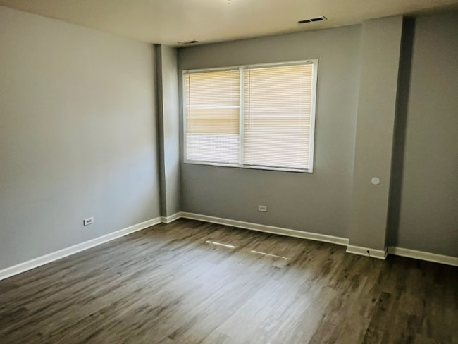 Foto del edificio - 7944 Ogden Ave