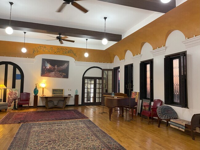 Great room - 102 Carmel Rd