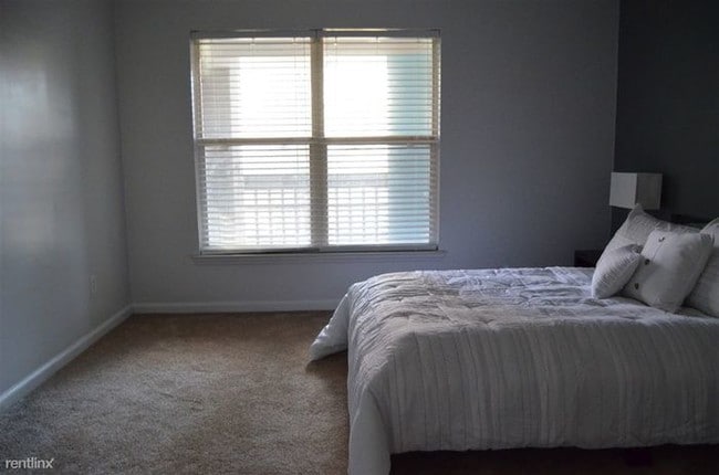 Building Photo - 1700 Palmer St