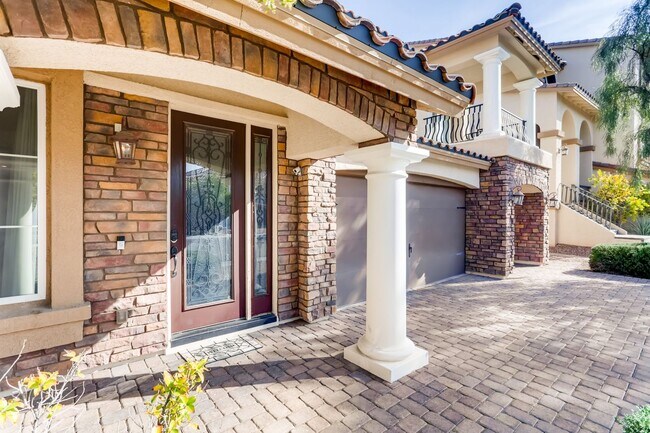 Building Photo - Stylish Bliss: Modern 5BR, 4BA Retreat in the Heart of Las Vegas!