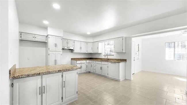 Building Photo - 501 E Matz Ave