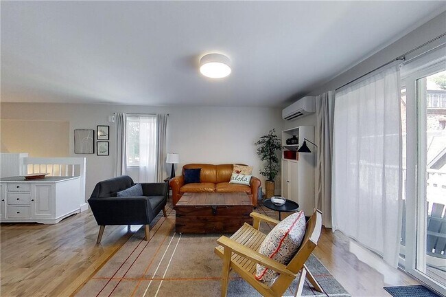 Foto del edificio - 364 Bellevue Ave