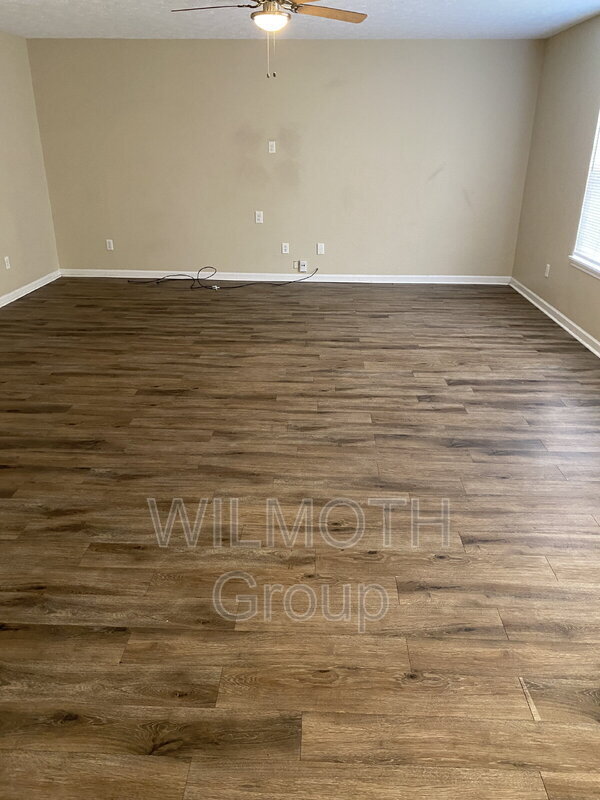 Foto del edificio - 2265 Valley Creek E Ln