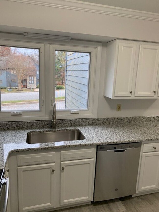 121 Foxfire Dr, Newark, DE 19711 House Rental in Newark, DE