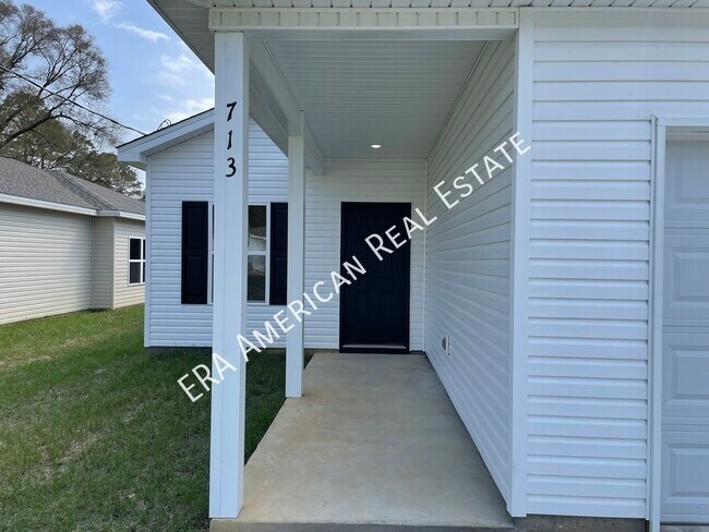 Foto del edificio - 713 Robinson Ave E