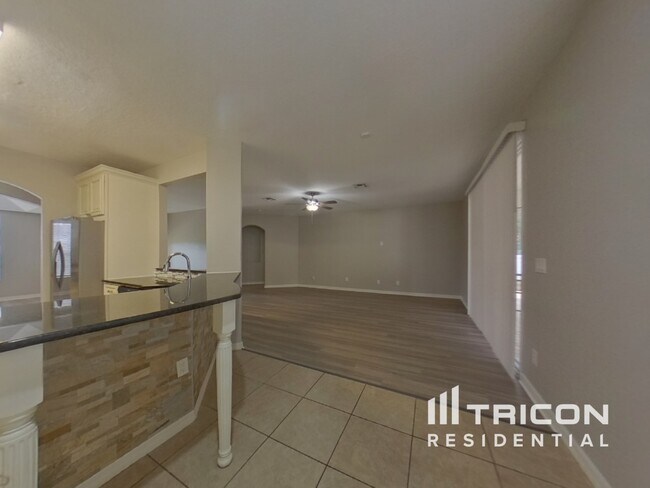 Foto del edificio - 2803 Eagle Lake Dr