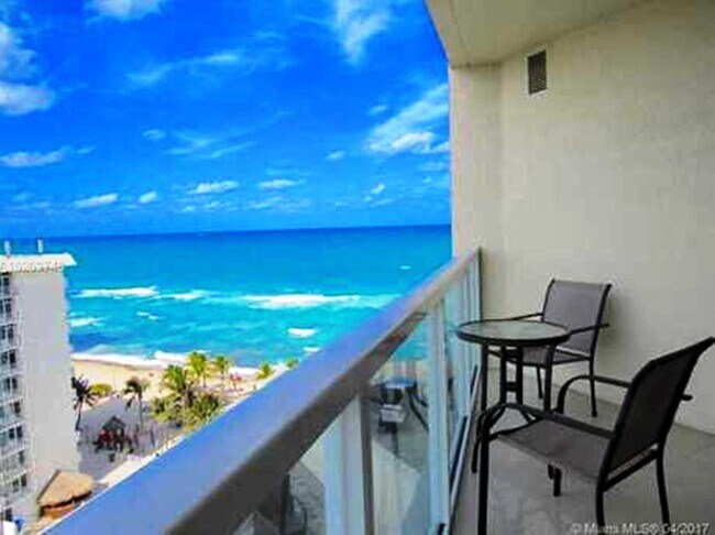 Vista al mar desde el balcón - 16699 Collins Ave