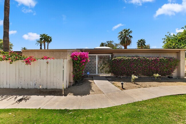 Foto del edificio - 74122 Catalina Way