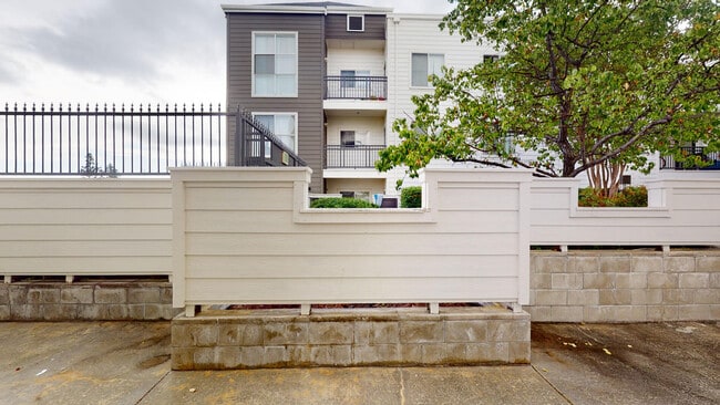 Interior Photo - Almaden Lake Village