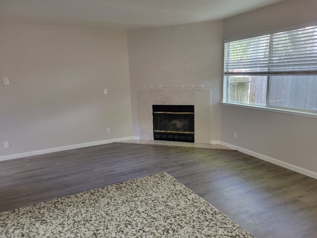 Building Photo - 3312 La Canada Dr