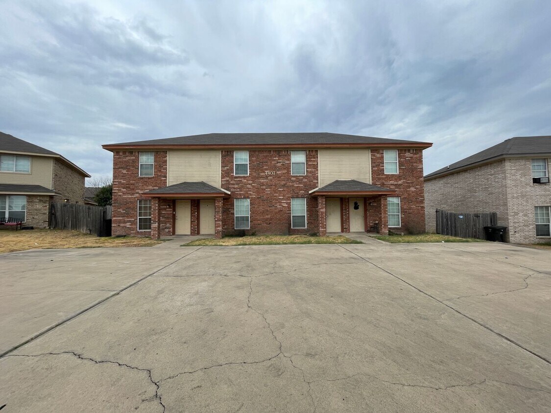 Foto principal - 4405 Abigail Dr