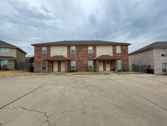 Building Photo - 4405 Abigail Dr