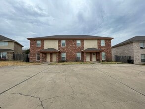 Building Photo - 4405 Abigail Dr